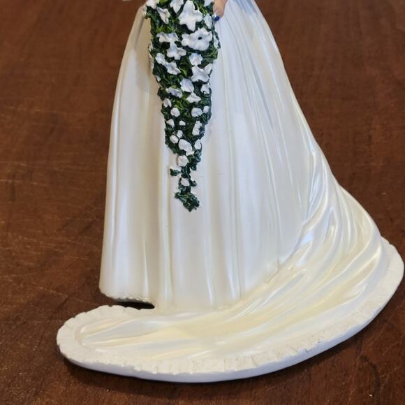 Wedding Day Bride Diana Princess of Our Hearts Hamilton Collection Figurine 2011 - Picture 4 of 12